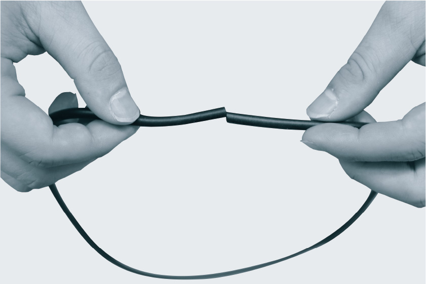 業界初！自動接着機で後工程を自動化