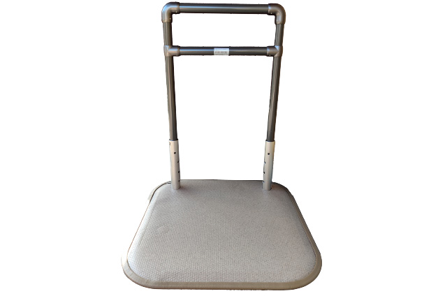 立ち上がり補助手すりの設置部保護カバー